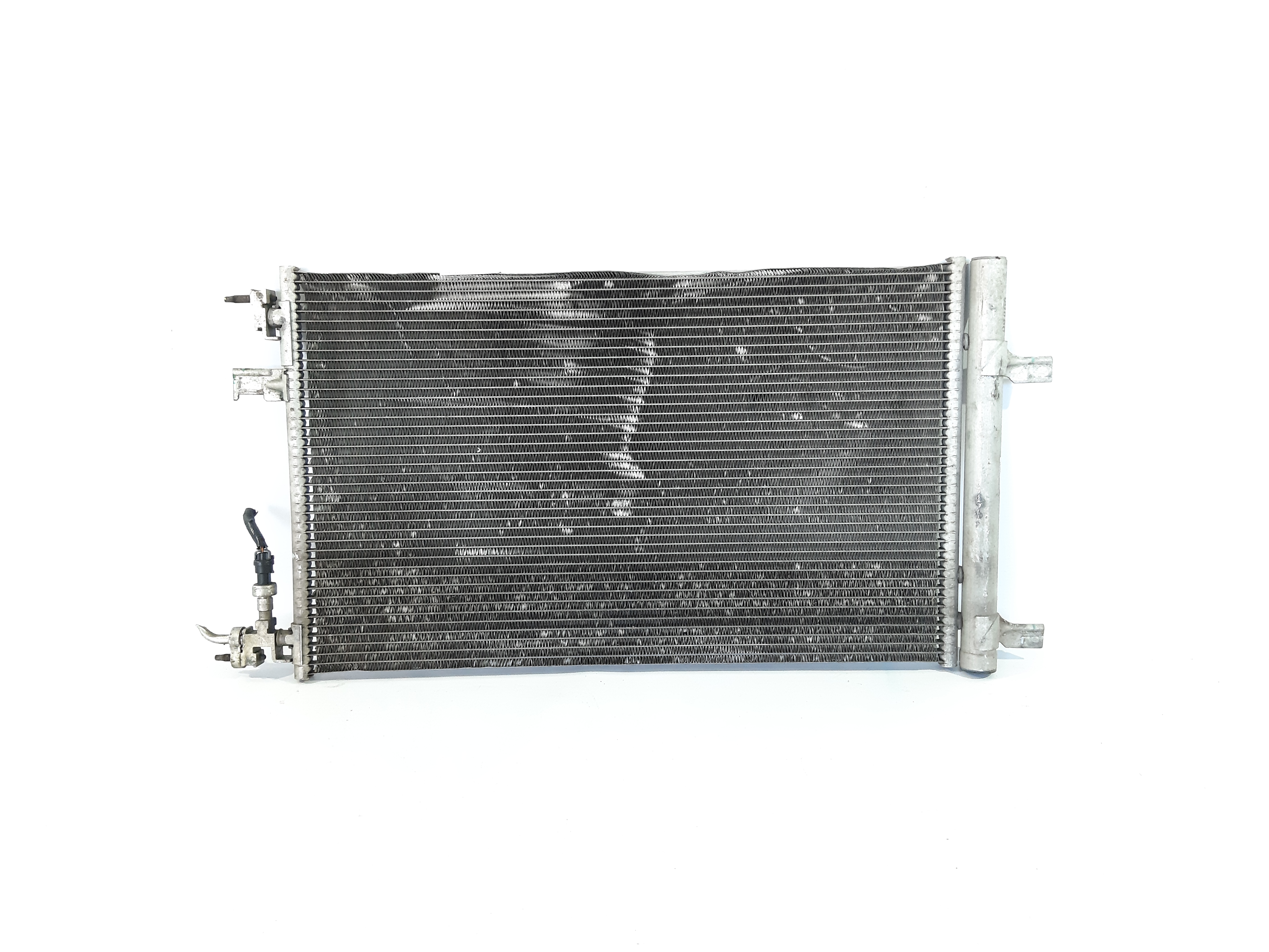 Lacrosse Радіатор кондиціонера Buick Lacrosse 2015-2016 23305638 Buick Lacrosse 2