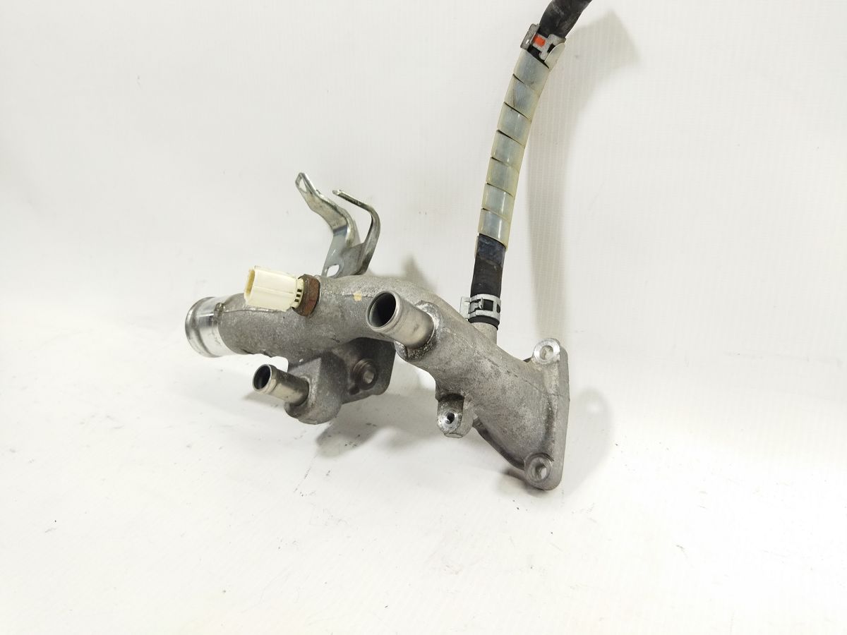 Sienna Фланець системи охолодження Toyota SIENNA 2014-2016 1633131150 Toyota SIENNA 4