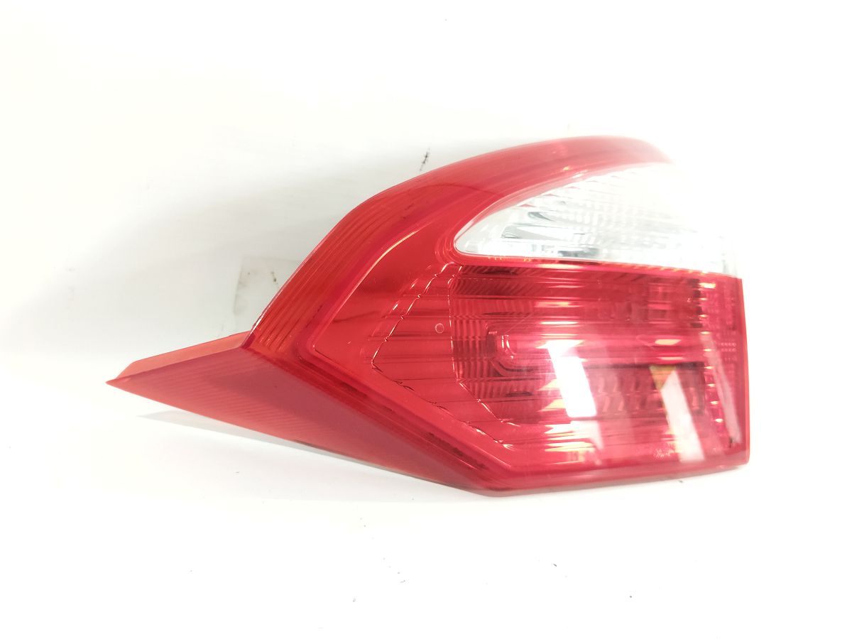 Fiesta Фонарь крышки багажника правый Ford Fiesta 2014-2019 D2BZ13404D Ford Fiesta 3