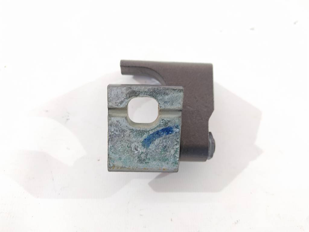 500 Петля двери задней левой нижняя Fiat 500 2016-2020 68246419AA Fiat 500 2