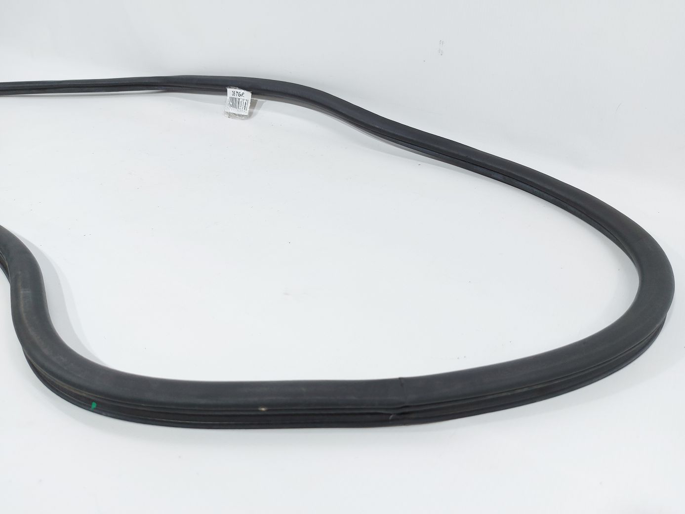 Dart Ущільнювальна гумка отвору дверей задньої лівої/правої Dodge Dart 2013-2019 68085078AF Dodge Dart 18