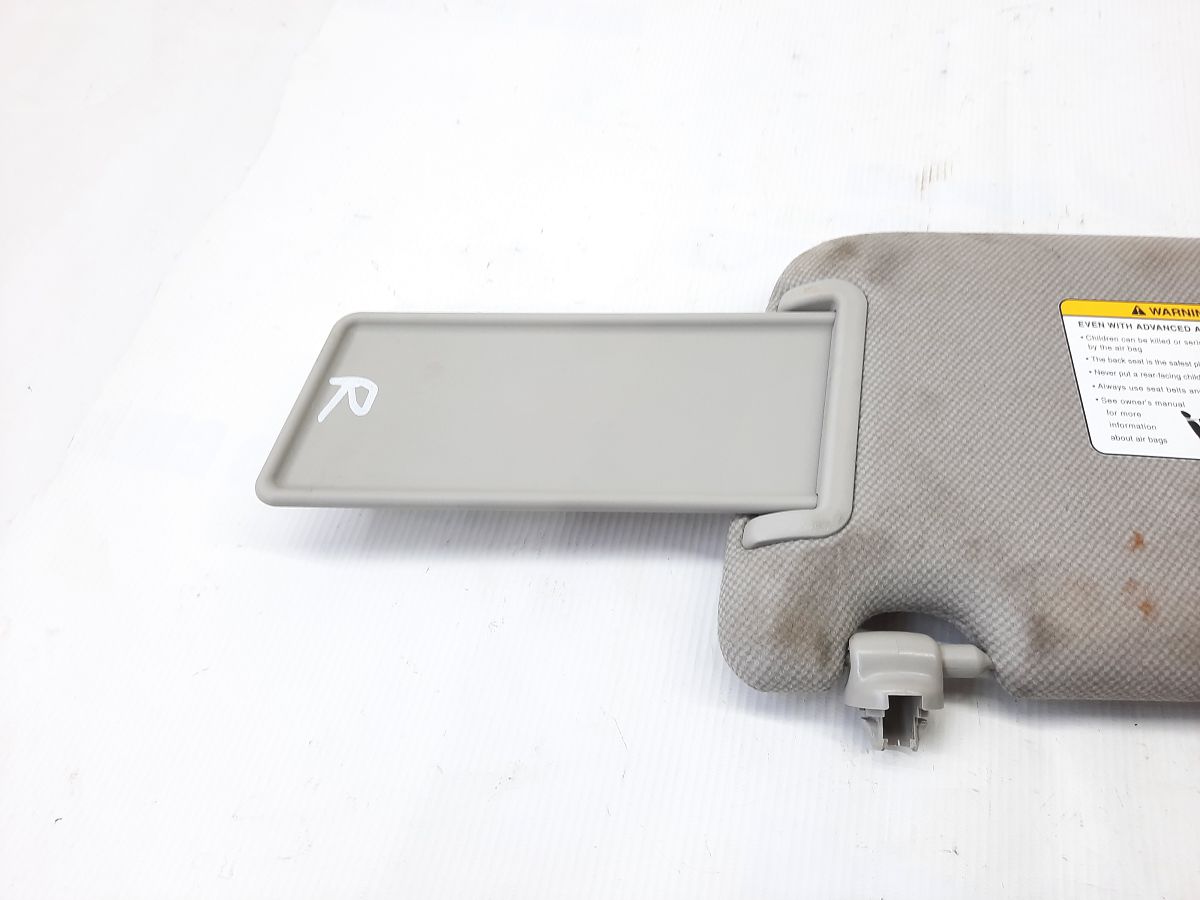 Sentra Козирок сонцезахисний правий Nissan Sentra 2013-2017 964003SG7A Nissan Sentra 3