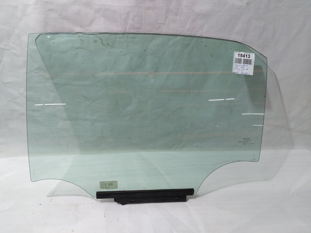 Corolla. Скло дверей задньої лівої Toyota Corolla 2009-2013 6810402250 Toyota Corolla