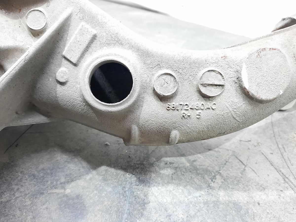 Dart Поворотний кулак задній правий Dodge Dart 2013-2019 68204866AC Dodge Dart 9