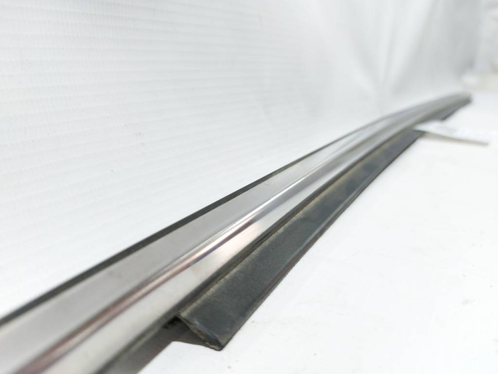 3 Ущільнювальна гумка скла двері передньої правої зовнішня Mazda 3 2014-2018 BHN9-50-640C Mazda 3 3