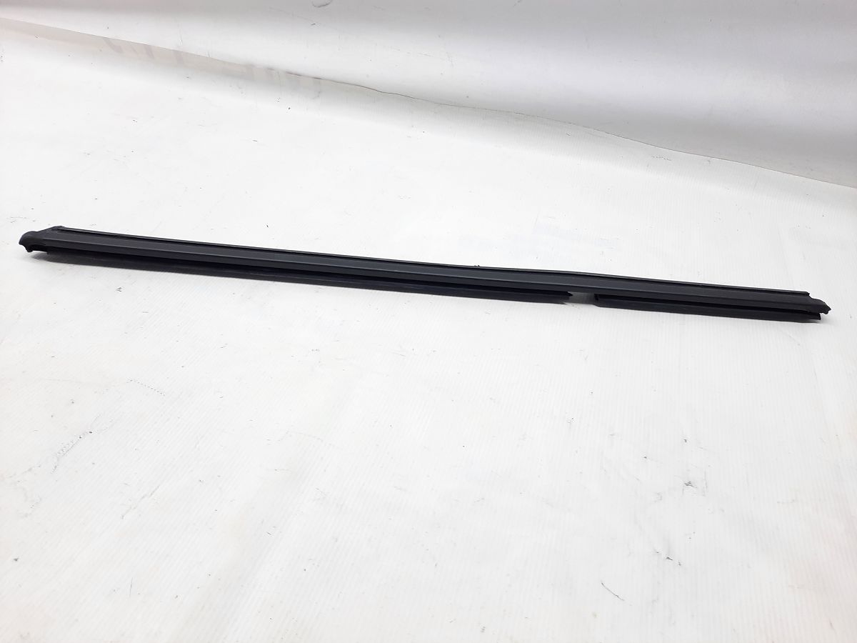 Tiguan Уплотнительная резинка стекла двери задней левой внутренняя Volkswagen Tiguan 2009-2018 5N0839479A5AP Volkswagen Tiguan 2