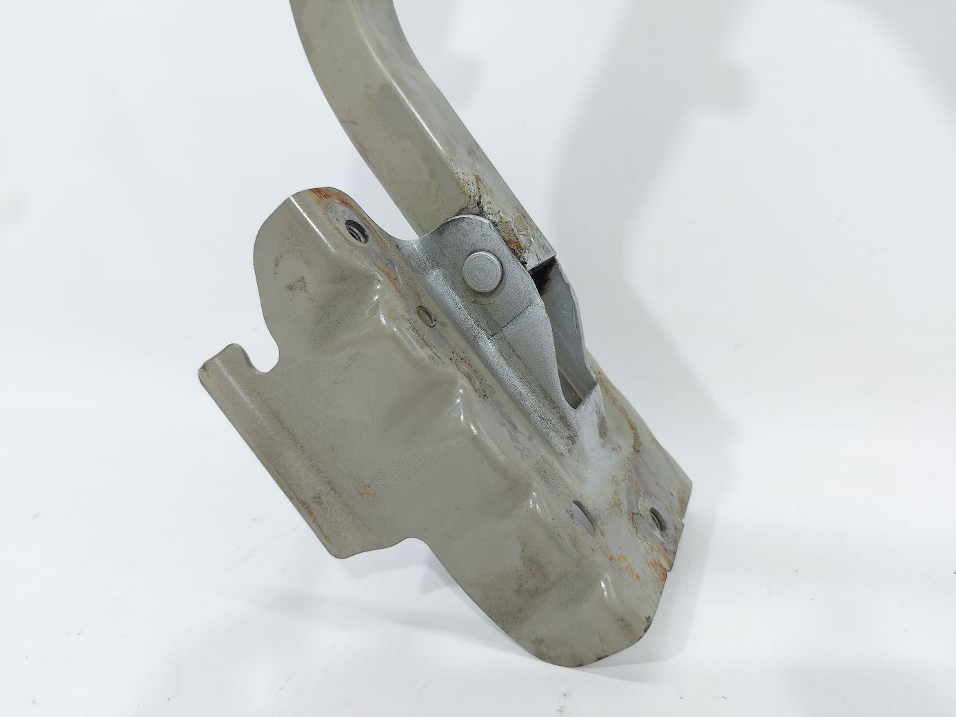 Sentra Петля кришки багажника права/ліва Nissan Sentra 2013-2019 H44003SGMA Nissan Sentra 2