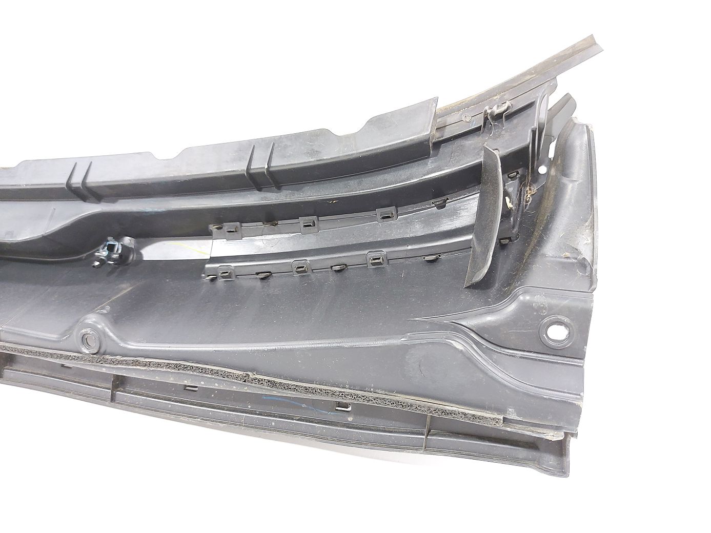 Trax Повітропровід під лобове скло Chevrolet Trax 2017-2021 42353827 Chevrolet Trax 6