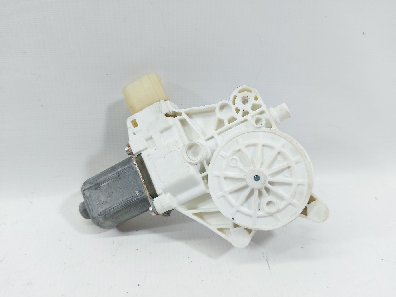 7 series Моторчик склопідйомника двері задньої правої BMW 7 2009-2015 67627046032 BMW 7 2