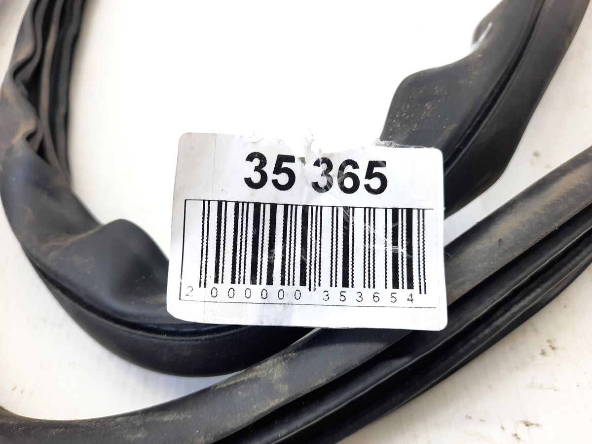 Ats Уплотнительная резинка проема двери задней левой/правой Cadillac ATS 2013-2018 23124161 Cadillac ATS 14