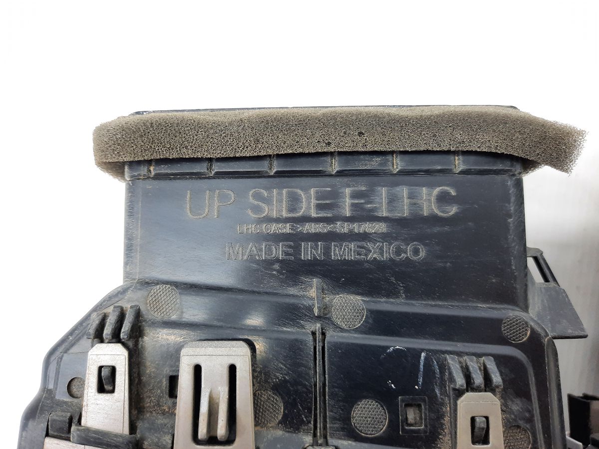 Sentra Решітка повітроводу торпеди центральна Nissan Sentra 2013-2019 250203RA0A Nissan Sentra 4