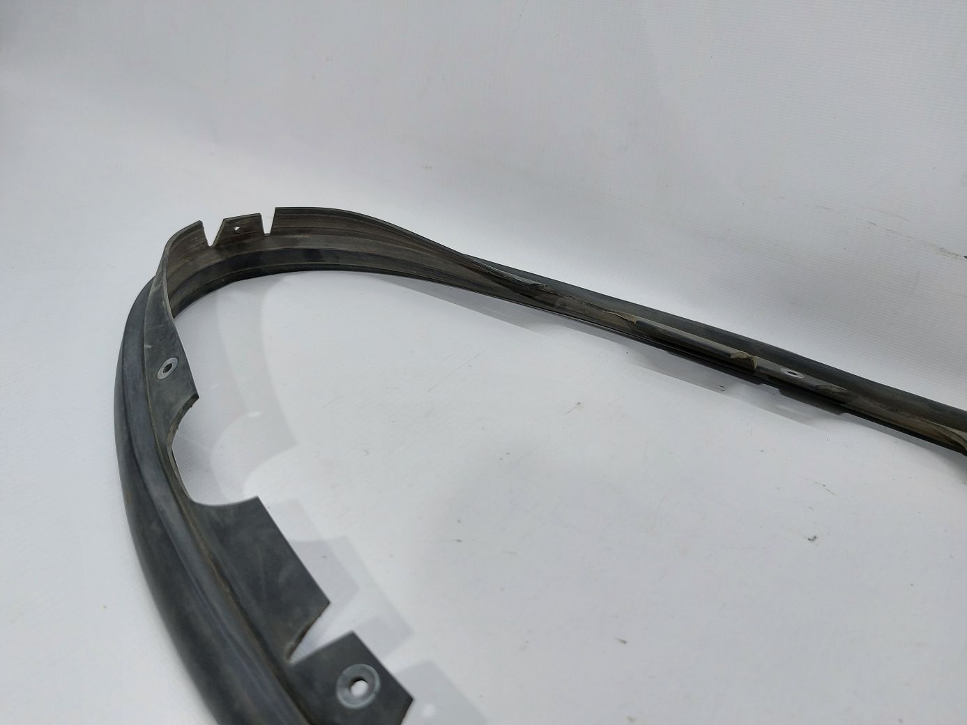 Volt Уплотнительная резинка капота Chevrolet Volt 2011-2015 25958877 Chevrolet Volt 3