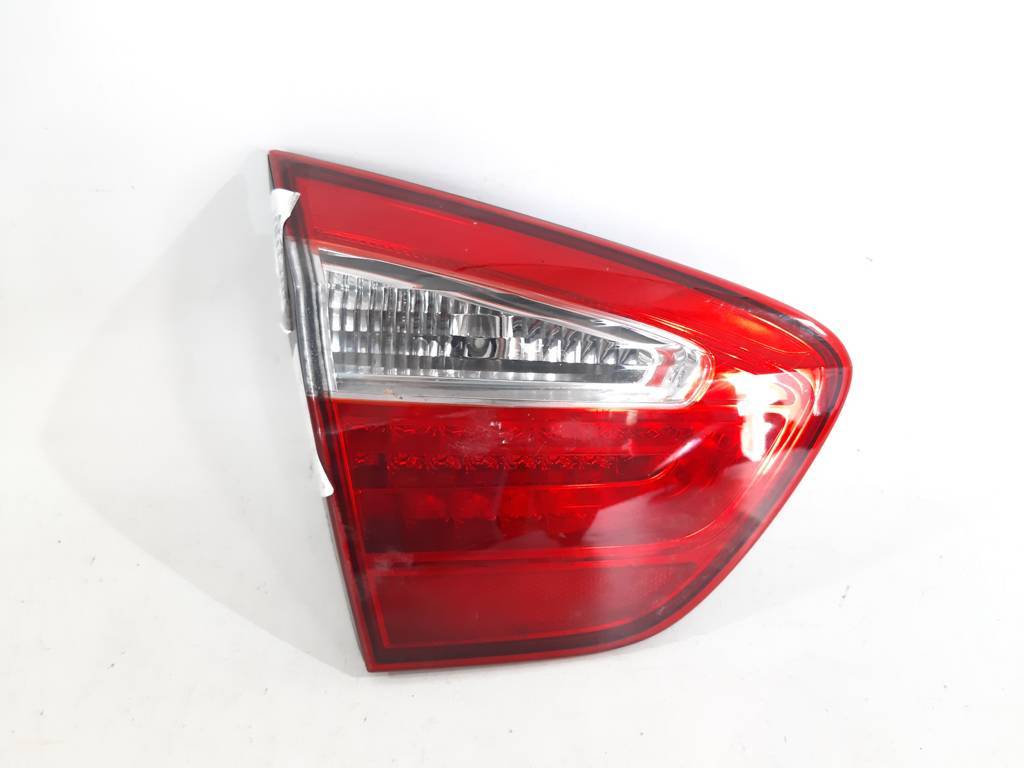 Rio. Ліхтар кришки багажника лівий Kia Rio 2012-2017 924031W200 Kia Rio