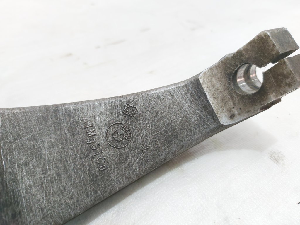 7 series Поворотний кулак лівий BMW 7 2009-2015 31216775767 BMW 7 3