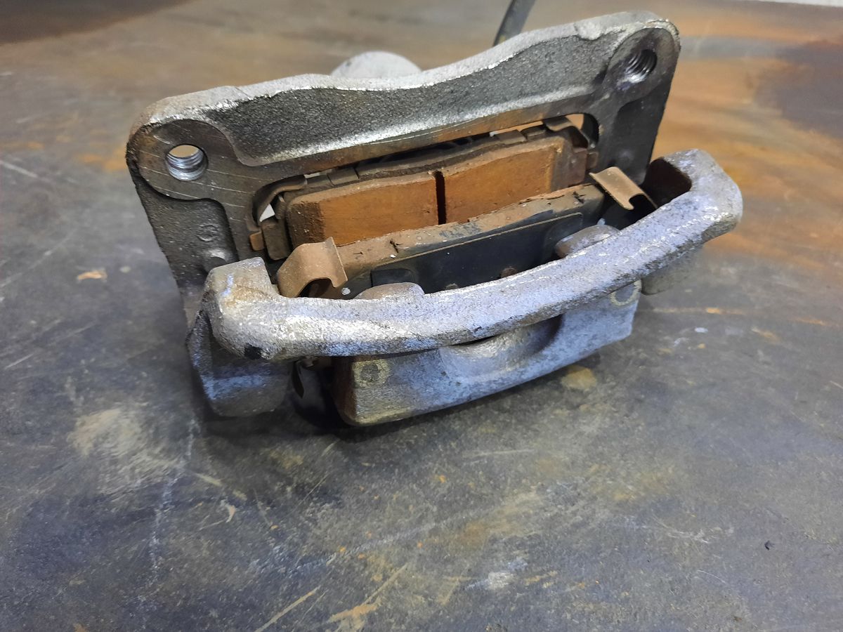 Equinox Суппорт тормозной задний левый Chevrolet Equinox 2007-2017 96626073 Chevrolet Equinox 5