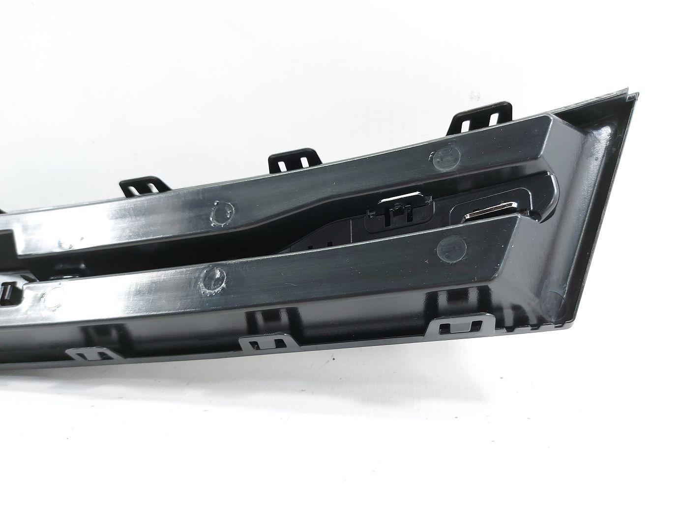 Решетки радиатора в сборе Решетка радиатора верхняя Chevrolet Trax 2017-2021 94532311 Chevrolet Trax 8