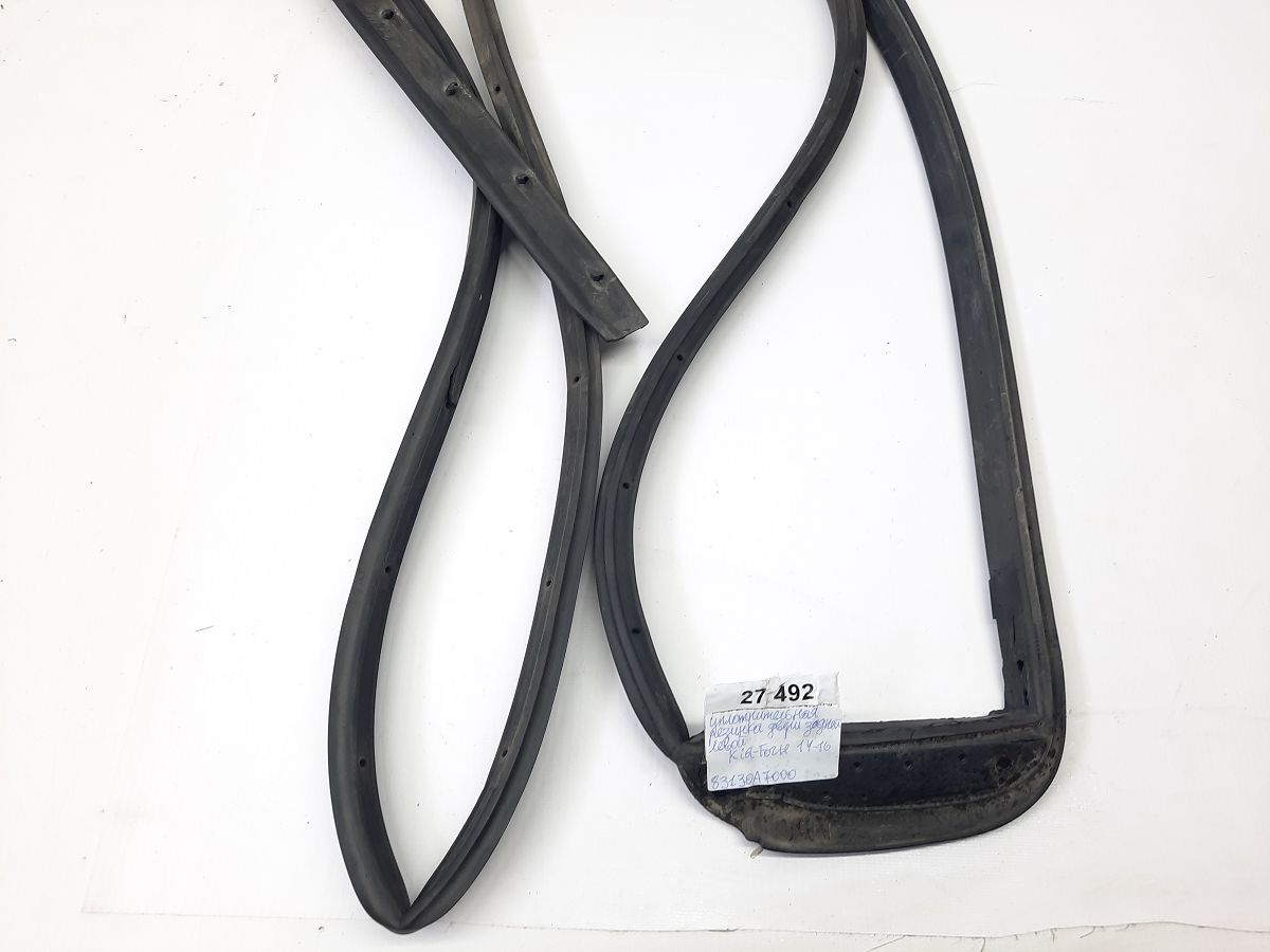 Forte Ущільнювальна гумка дверей задніх лівих Kia Forte 2014-2016 83130A7000 Kia Forte 3