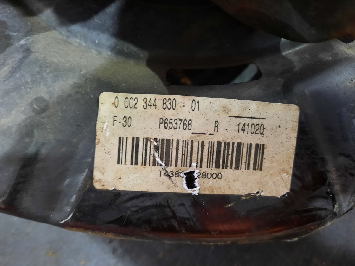 328i xdrive Поворотний кулак задній правий з напіввіссю та датчиком ABS BMW 328i xDrive 2013-2016 33326792524 BMW 328i xDrive 4
