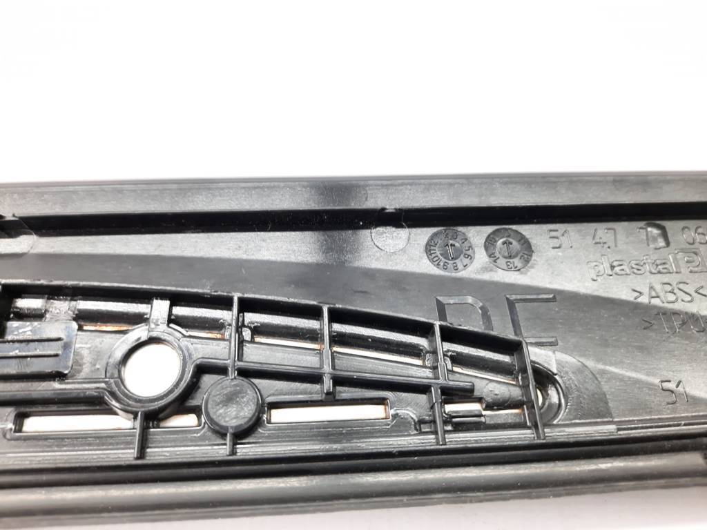 328i xdrive Обшивка порога переднього права BMW 328i xDrive 2009-2012 51477172296 BMW 328i xDrive 4