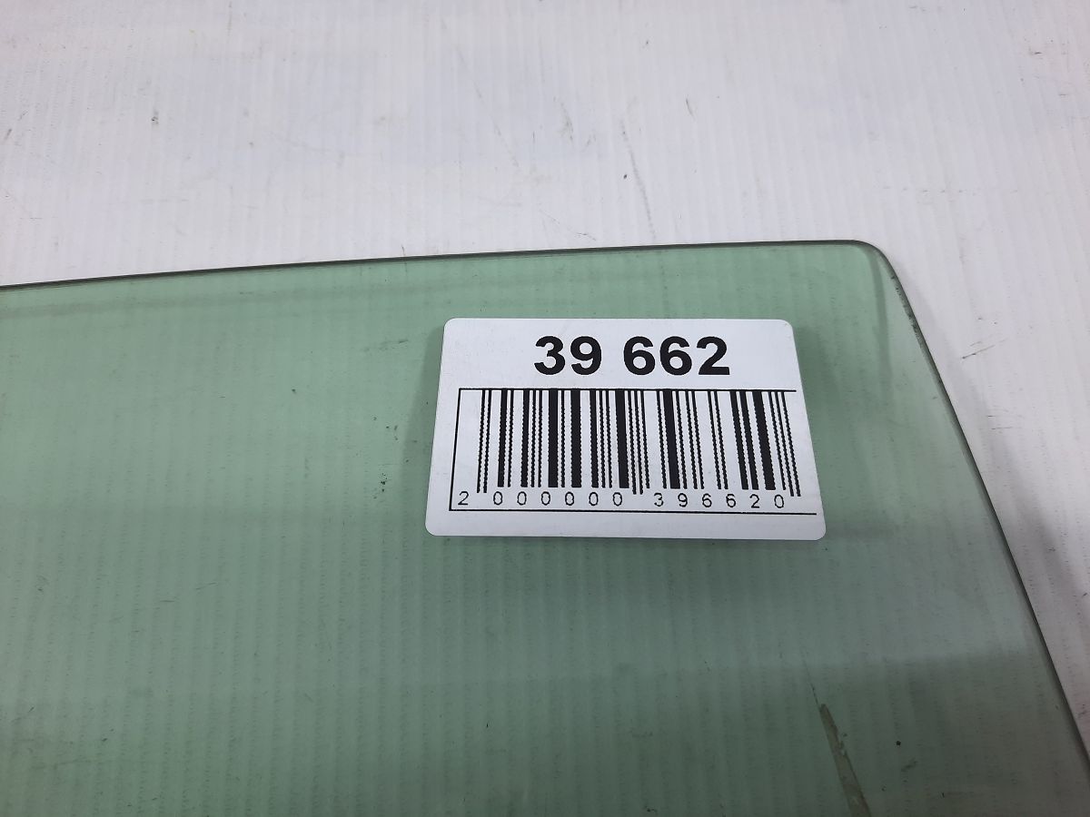 Prius Скло дверей задньої правої Toyota Prius 2012-2019 6813052370 Toyota Prius 4