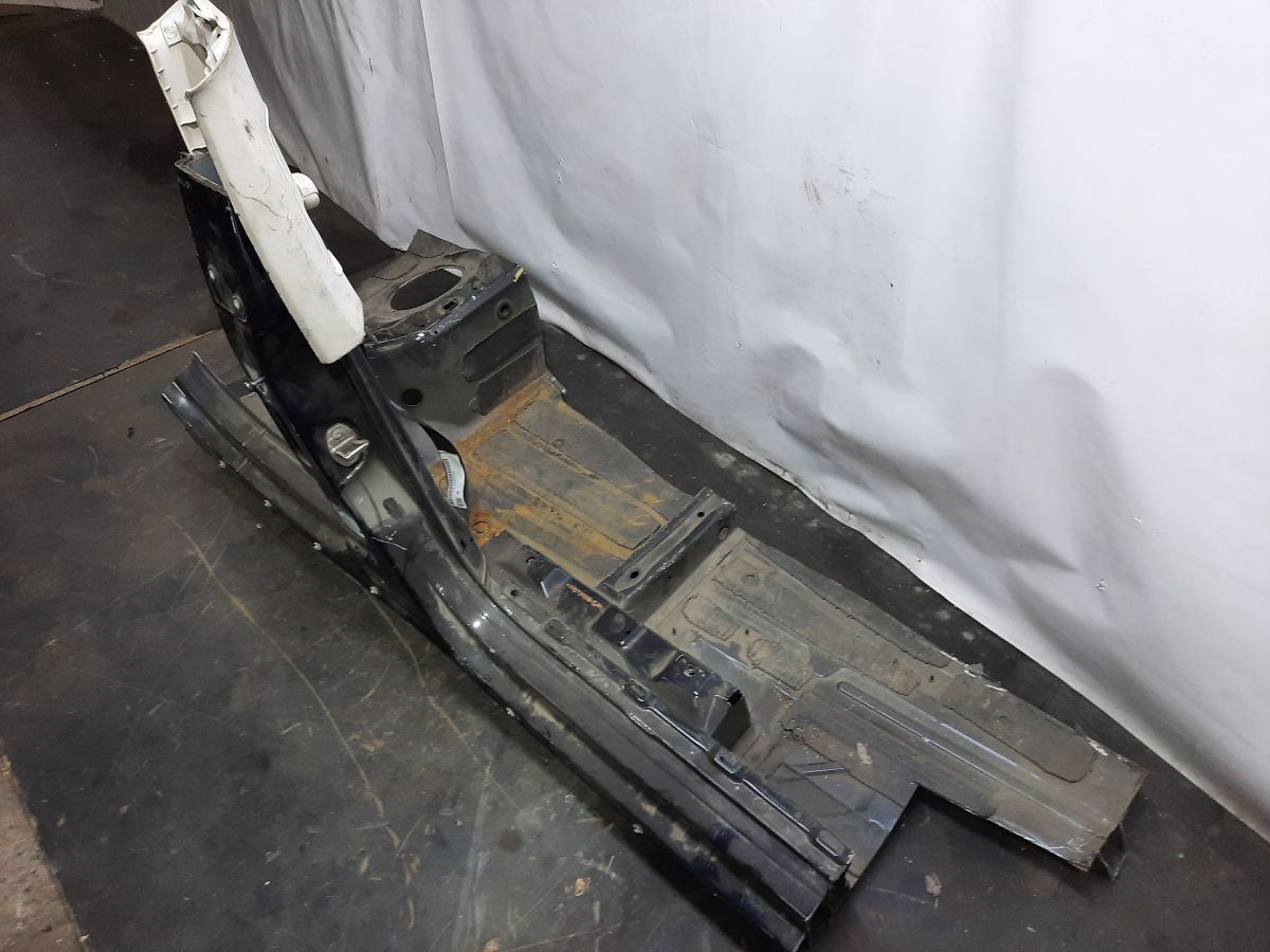 Passat cc Стійка центральна права (метал) Volkswagen Passat CC 2009-2017 3C8809836 Volkswagen Passat CC 5