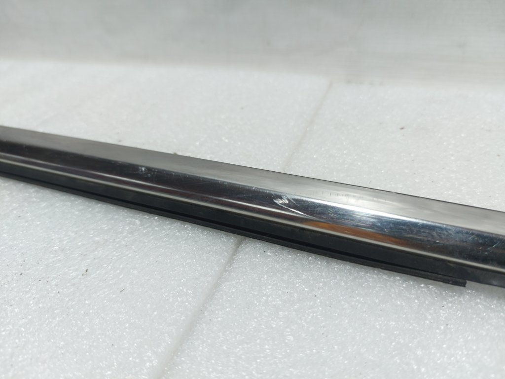 Fusion Уплотнитель стекла (молдинг)двери задней правой наружный нижний Ford Fusion 2013-2020 DS7Z5425860A Ford Fusion 10