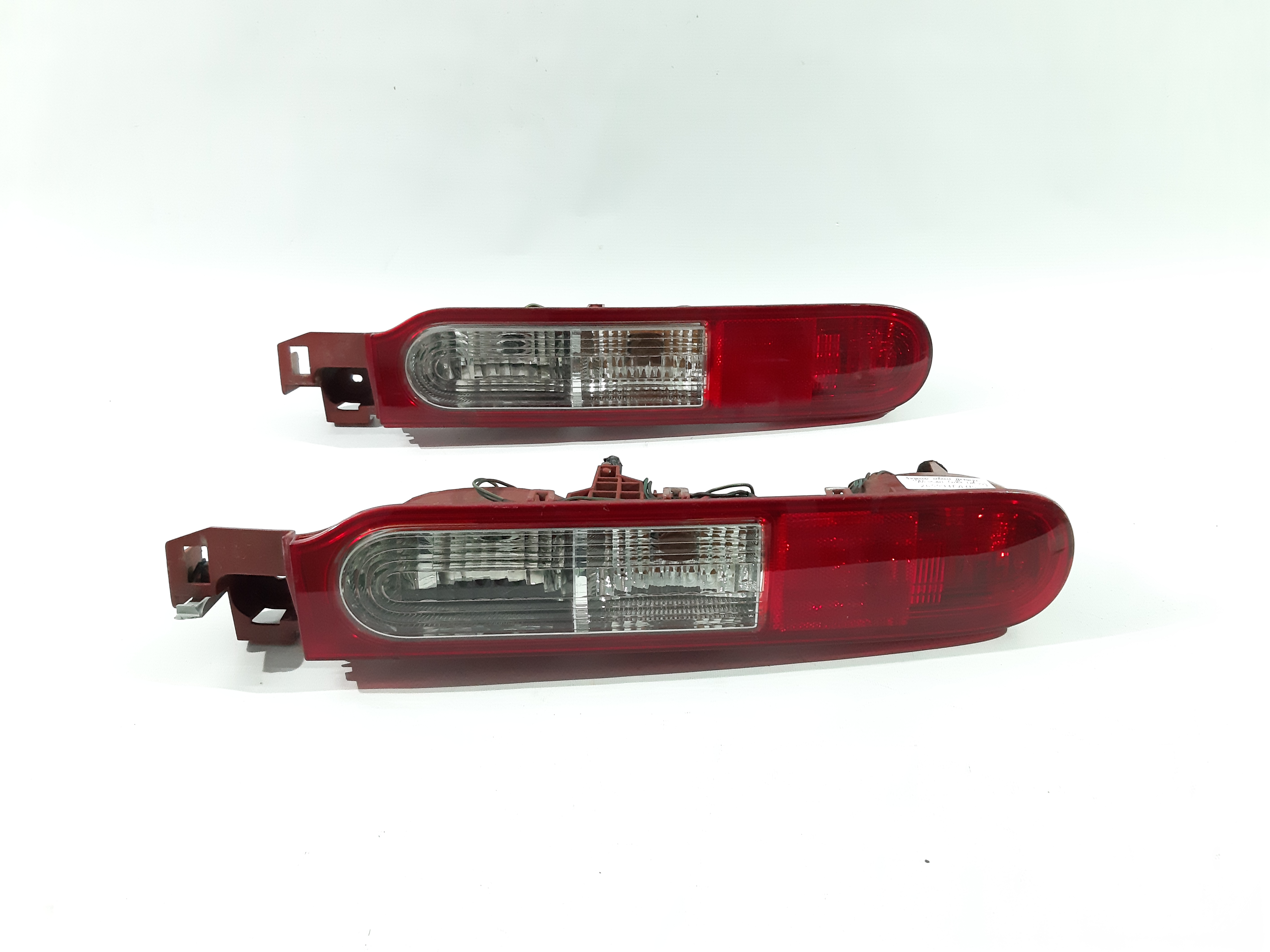 Cube. Фонарь задний левый Nissan Cube 2010-2014 265591FA1B Nissan Cube