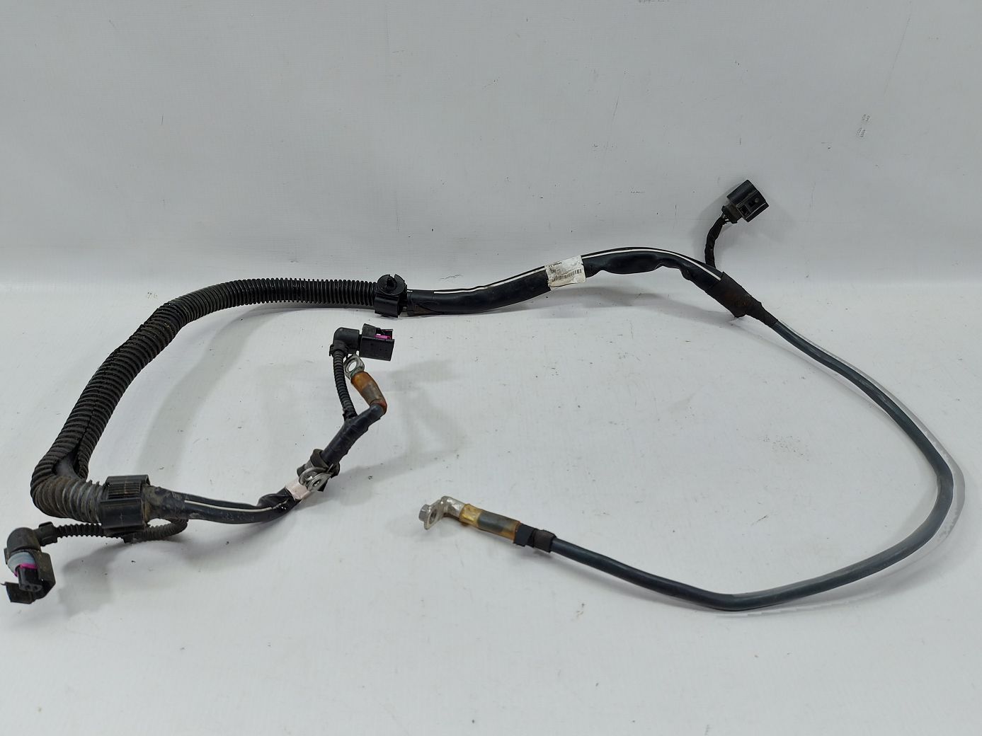 Passat. Проводка генератора Volkswagen Passat 2012 561971230 Volkswagen Passat