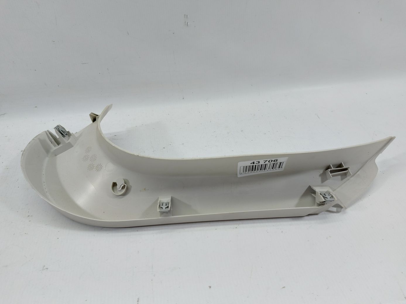 Focus Накладка крышки багажника внутренняя левая Ford Focus 2012-2014 CV6Z5842907AA Ford Focus 3