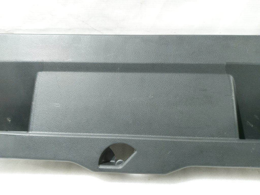Jetta Обшивка кришки багажника Volkswagen Jetta 2011-2018 5C68676059B9 Volkswagen Jetta 16