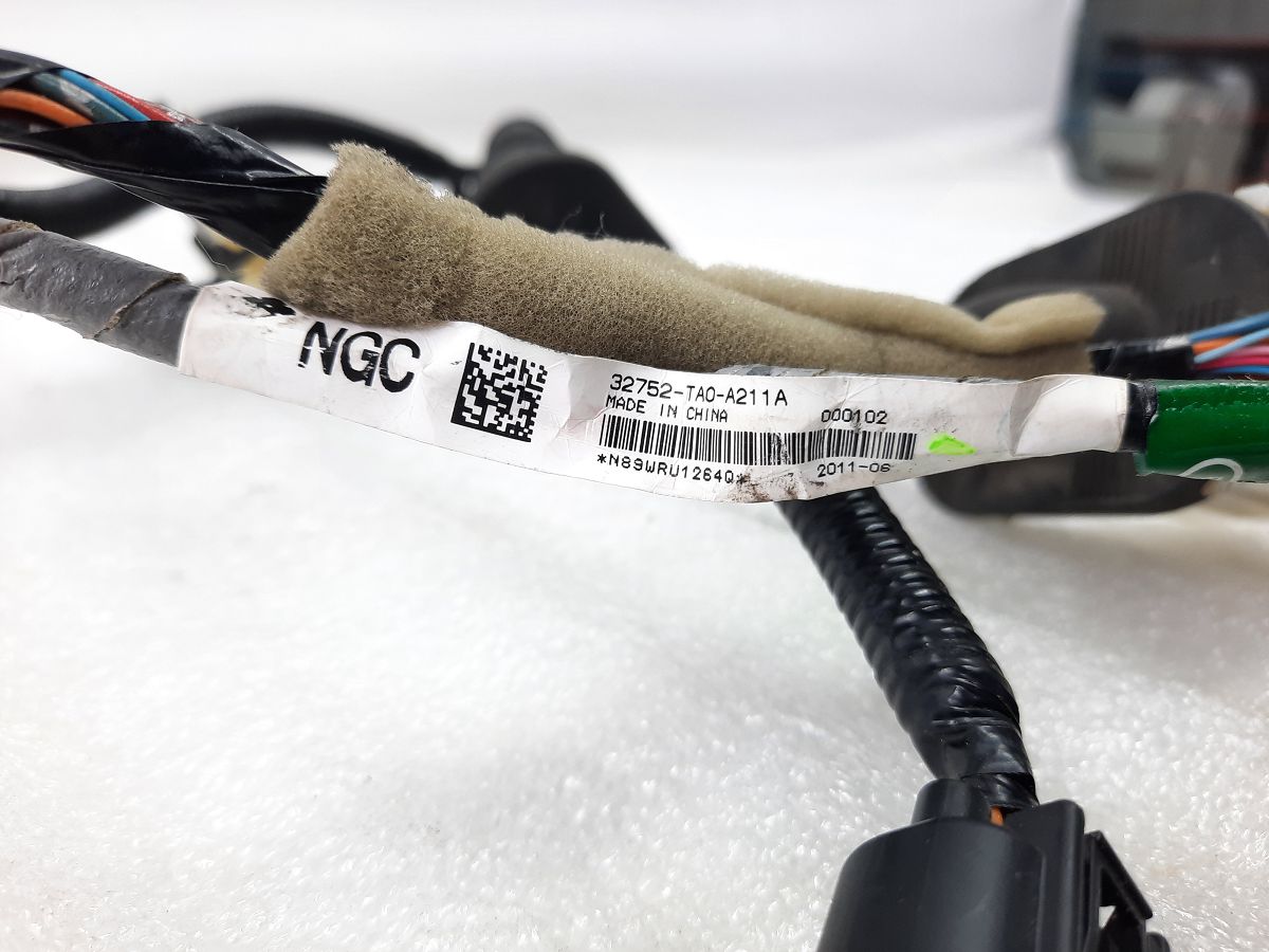 Accord Проводка двери передней правой Honda Accord 2008-2012 32752TA0A211A Honda Accord 2