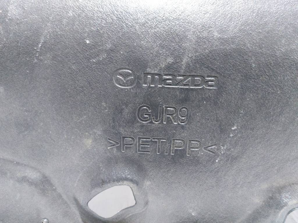 6 Обшивка крышки багажника Mazda 6 2013-2017 GJR9688W1 Mazda 6 5