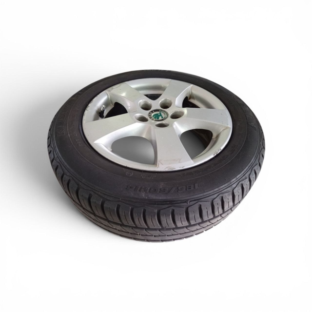 Эмблемы колёсного диска Диск колесный Skoda Fabia 185/60R14 2005-2008 6Y0601025P Skoda FABIA 4