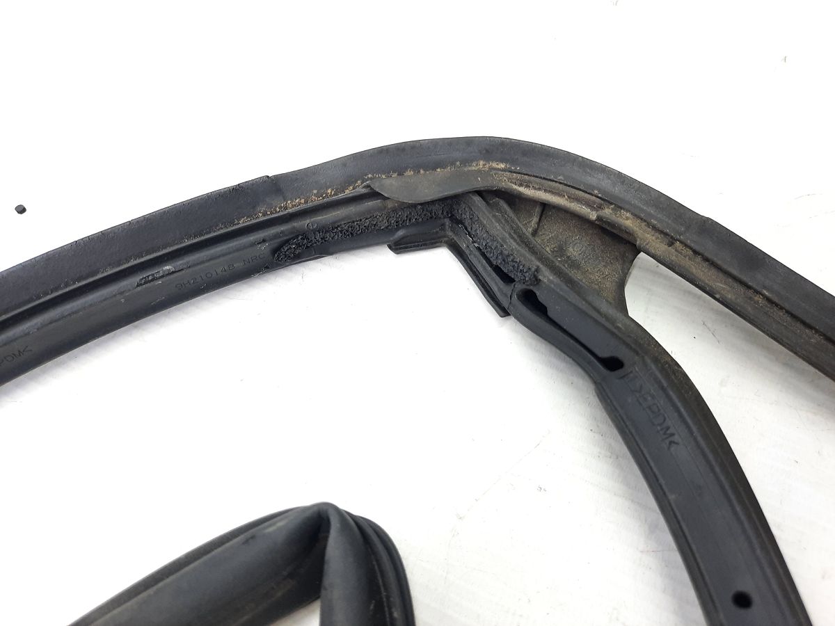 Insight Уплотнительная резинка двери задней левой Honda Insight 2010-2014 72850TM8A02 Honda Insight 13