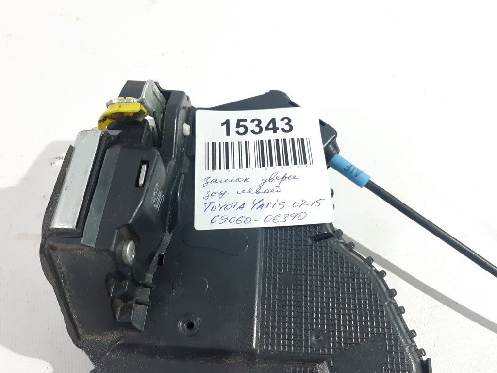 Yaris Замок двері задньої лівої Toyota Yaris 2007-2015 6906052200 Toyota Yaris 4