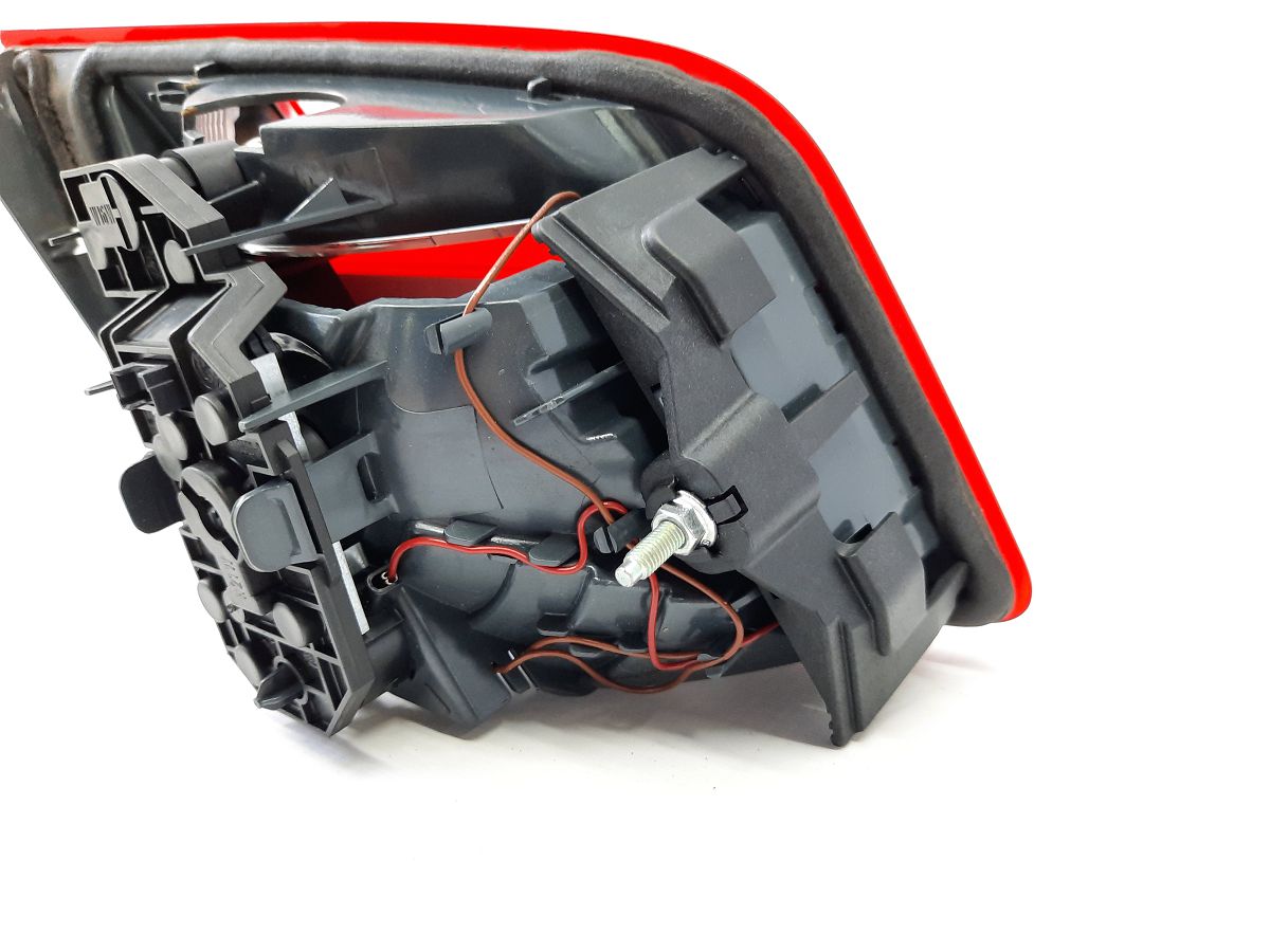 Товари з дефектами Ліхтар кришки багажника правий BMW 5 series 2011-2013 63217203226 BMW 5 series 7 Товари з дефектами Ліхтар кришки багажника правий BMW 5 series 2011-2013 63217203226 BMW 5 series 7