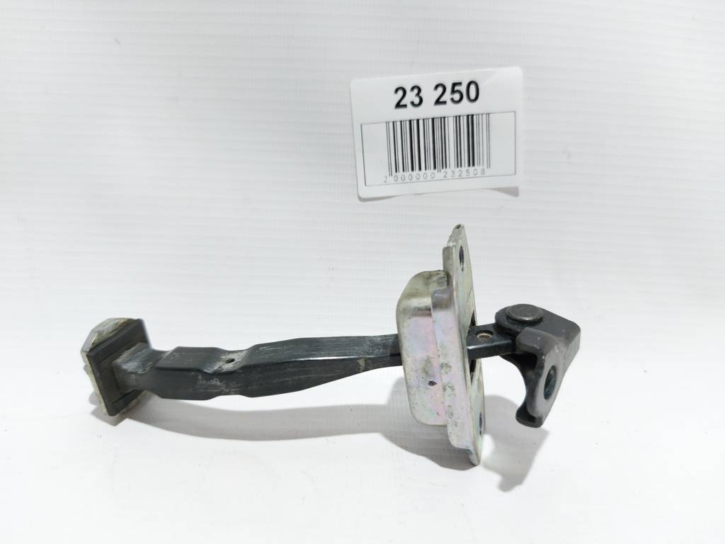 Altima Обмежувач дверей задньої правої/лівої Nissan Altima 2013-2015 824303TA0A Nissan Altima 10