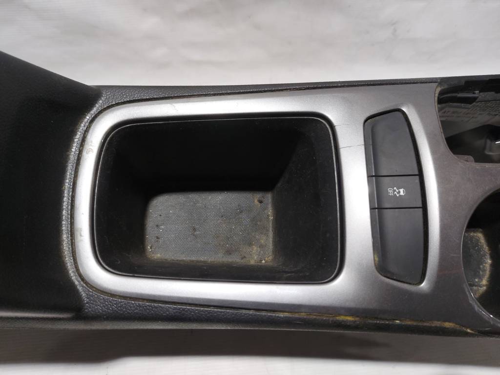 Cruze Консоль центральна Chevrolet Cruze 2016-2017 84037808 Chevrolet Cruze 3