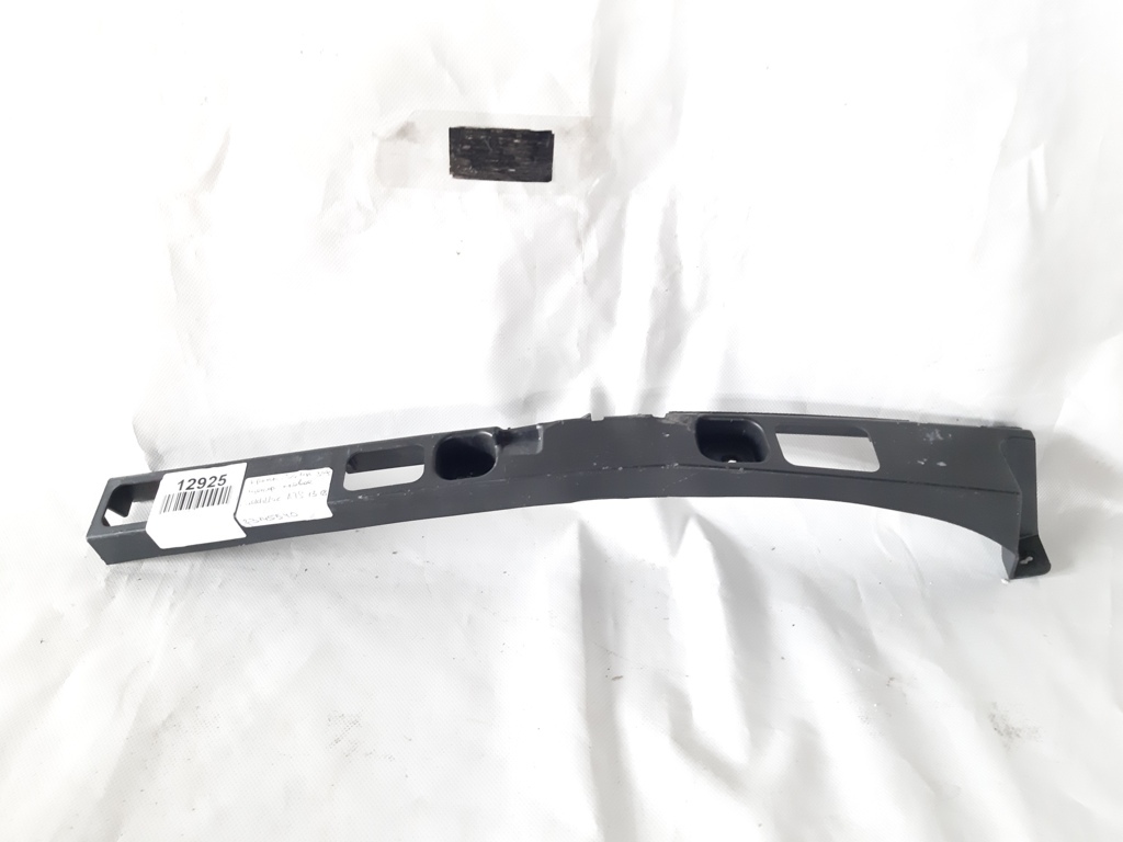 Ats. Кріплення заднього бампера центральне праве Cadillac ATS 2013-2018 23145540 Cadillac ATS