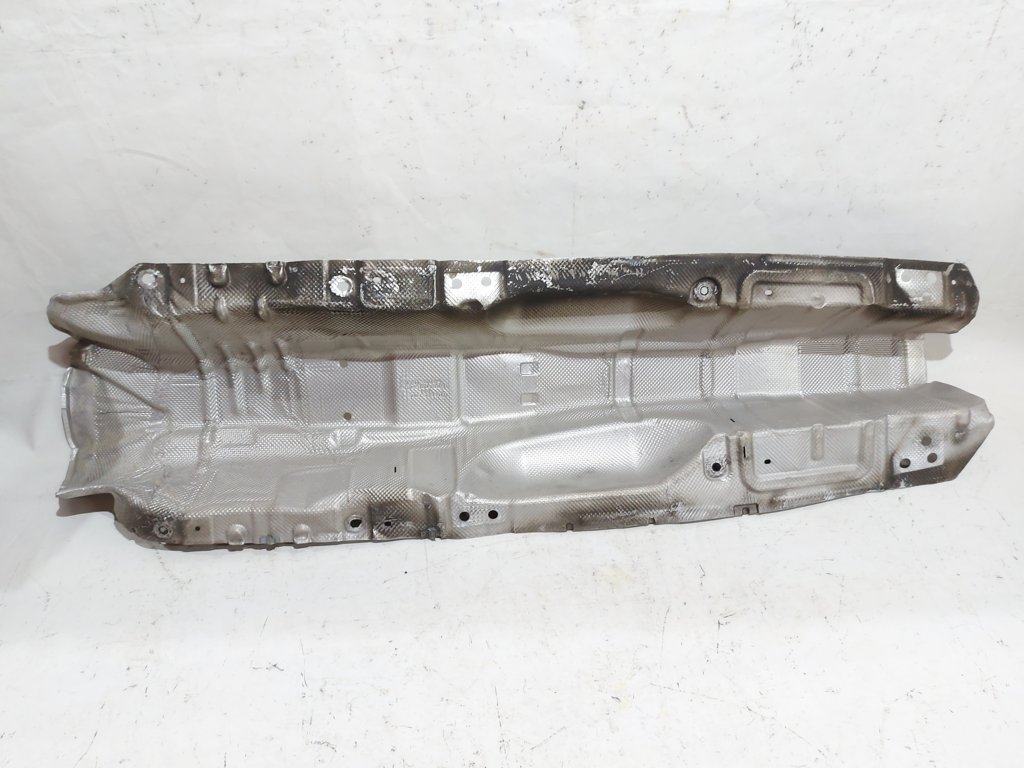 Passat s Термоэкран средней части глушителя Volkswagen Passat S 2012-2018 561825721 Volkswagen Passat S 4