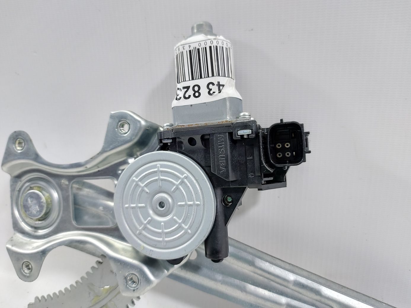 Juke Склопідйомник двері задньої правої Nissan Juke 2015-2017 827201KA1C Nissan Juke 2