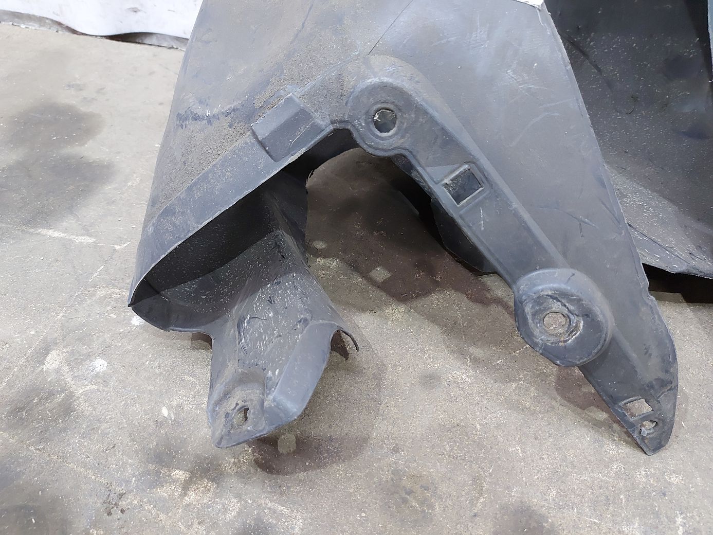 207d (310 d) Підкрилок задній правий Mercedes-Benz W211 Mercedes-Benz 207D (310D) 2003-2009 2116901830 MERCEDES-BENZ Mercedes-Benz 207D (310D) 3