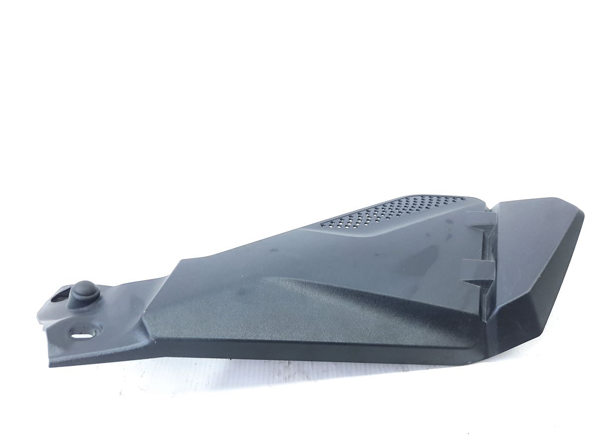 R 1200 Накладка бензобака ззаду права BMW R 1200 2014 46638528676 BMW R 1200 2