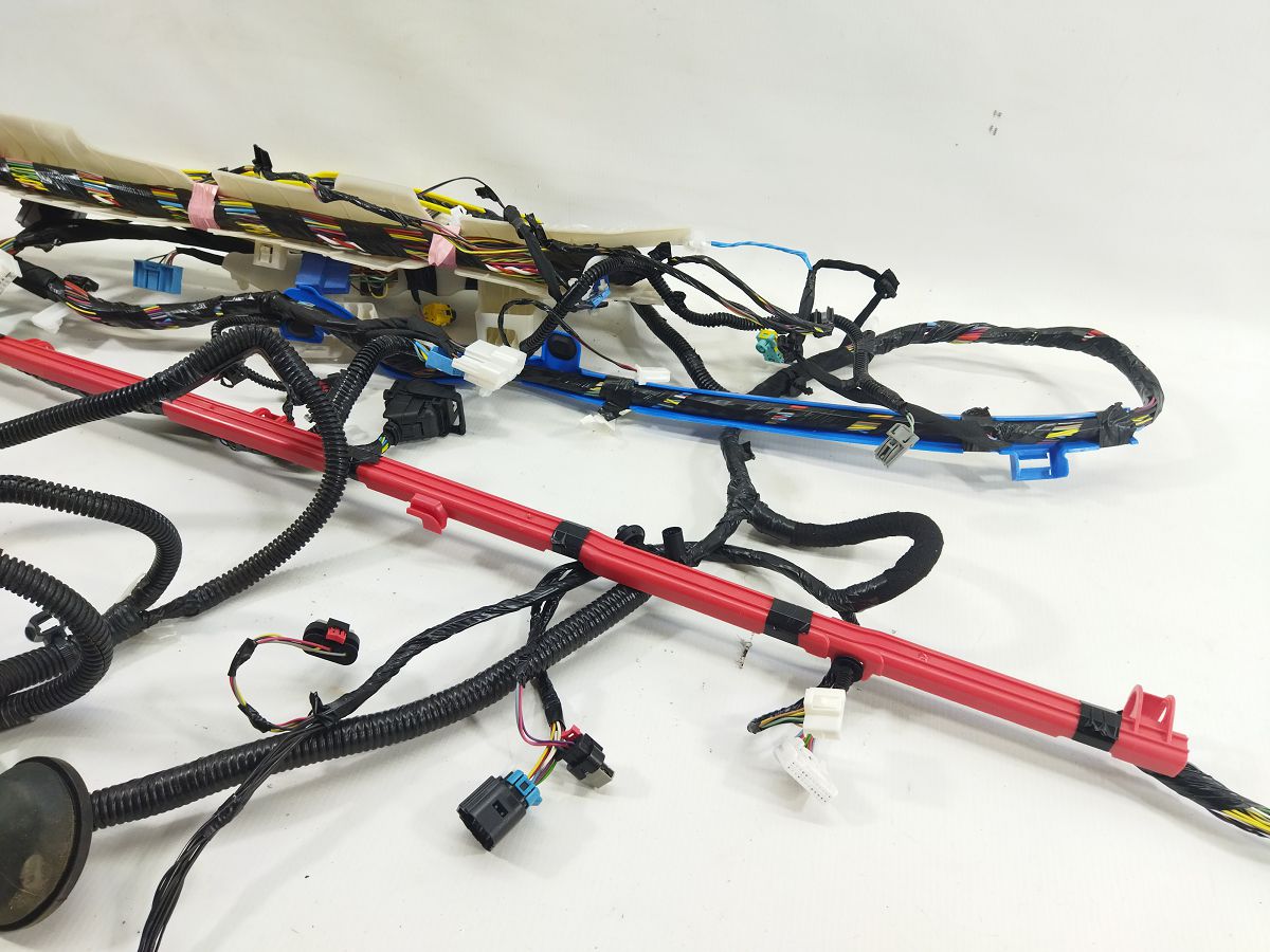 Model 3 Проводка салона левая Tesla Model 3 2020-2024 506795400A Tesla Model 3 5