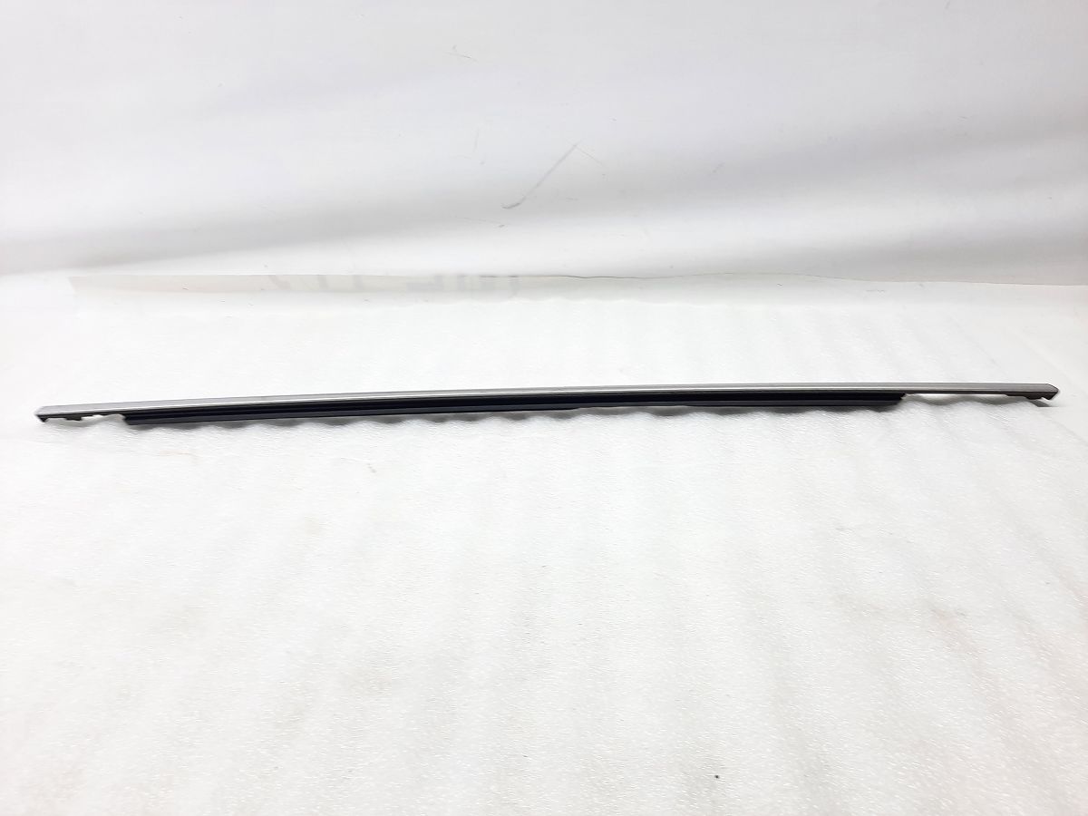 Sonata Ущільнювальна гумка скла задньої лівої зовнішня (хром) Hyundai Sonata 2011-2015 832103S000 Hyundai Sonata 3