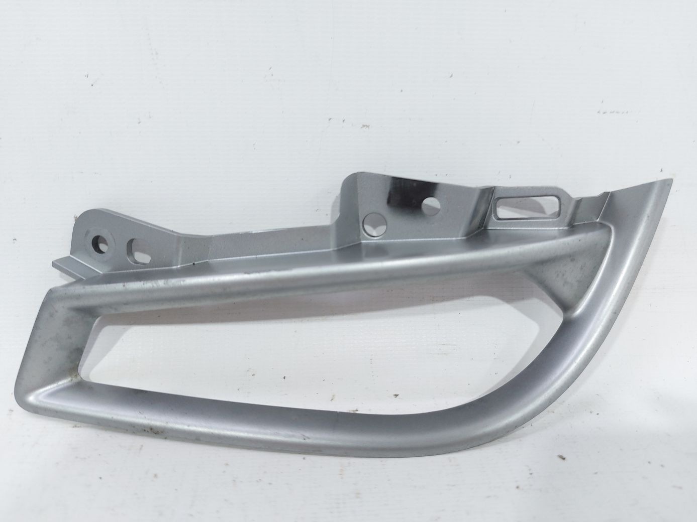 Malibu Накладка повітропроводу торпеди центрального правого Chevrolet Malibu 2016-2021 84709299 Chevrolet Malibu 2