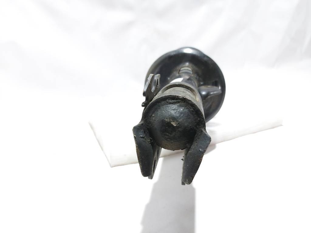 Prius c Стійка переднього амортизатора ліва Toyota Prius C 2012-2019 4852052541 Toyota Prius C 4