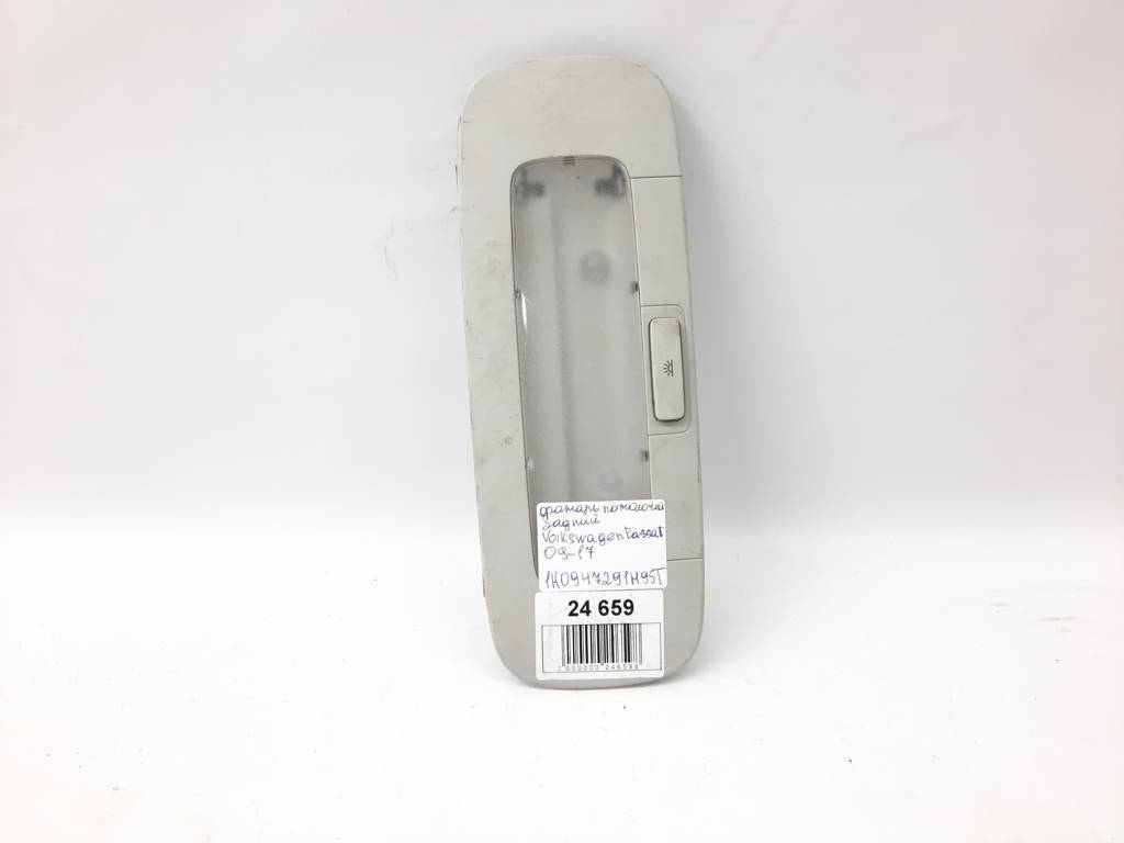 Passat. Фонарь потолочный задний Volkswagen Passat 2009-2017 1K0947291H95T Volkswagen Passat