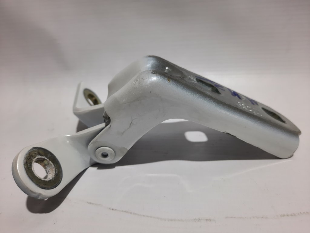 Volt Петля двері задньої ліва нижня Chevrolet Volt 2011-2019 13501715 Chevrolet Volt 8