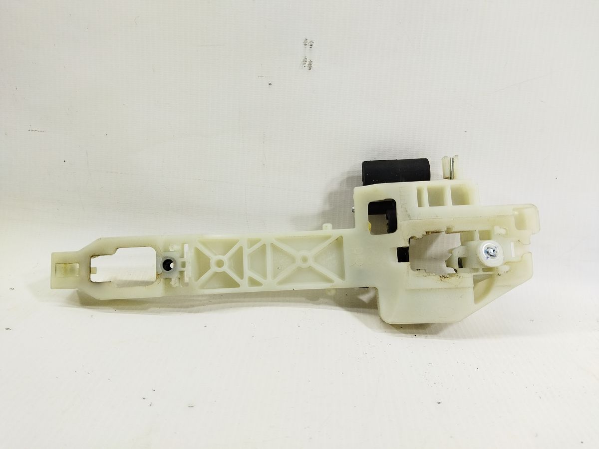 Soul Кронштейн ручки дверей задньої правої Kia Soul 2014-2019 83665B2000 Kia Soul 4